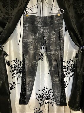 Champion Gray Digital-Camo Performance Leggings with Side Mesh Accents